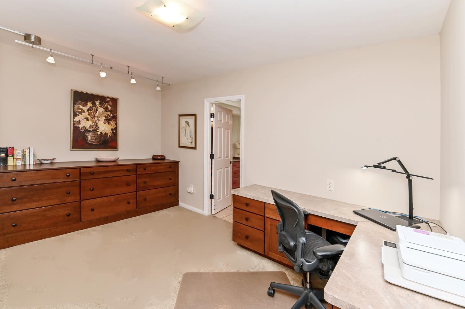 2444 Madison Road, Unit 507 Cincinnati, OH 45208 - Photo 30 of 44