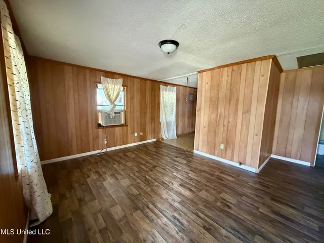 $875 | 2114 Eden Street, Pascagoula, MS 39581