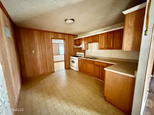 $875 | 2114 Eden Street, Pascagoula, MS 39581