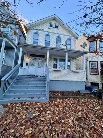 $2,300 | 10 Willowdale Avenue, Montclair, NJ 07042
