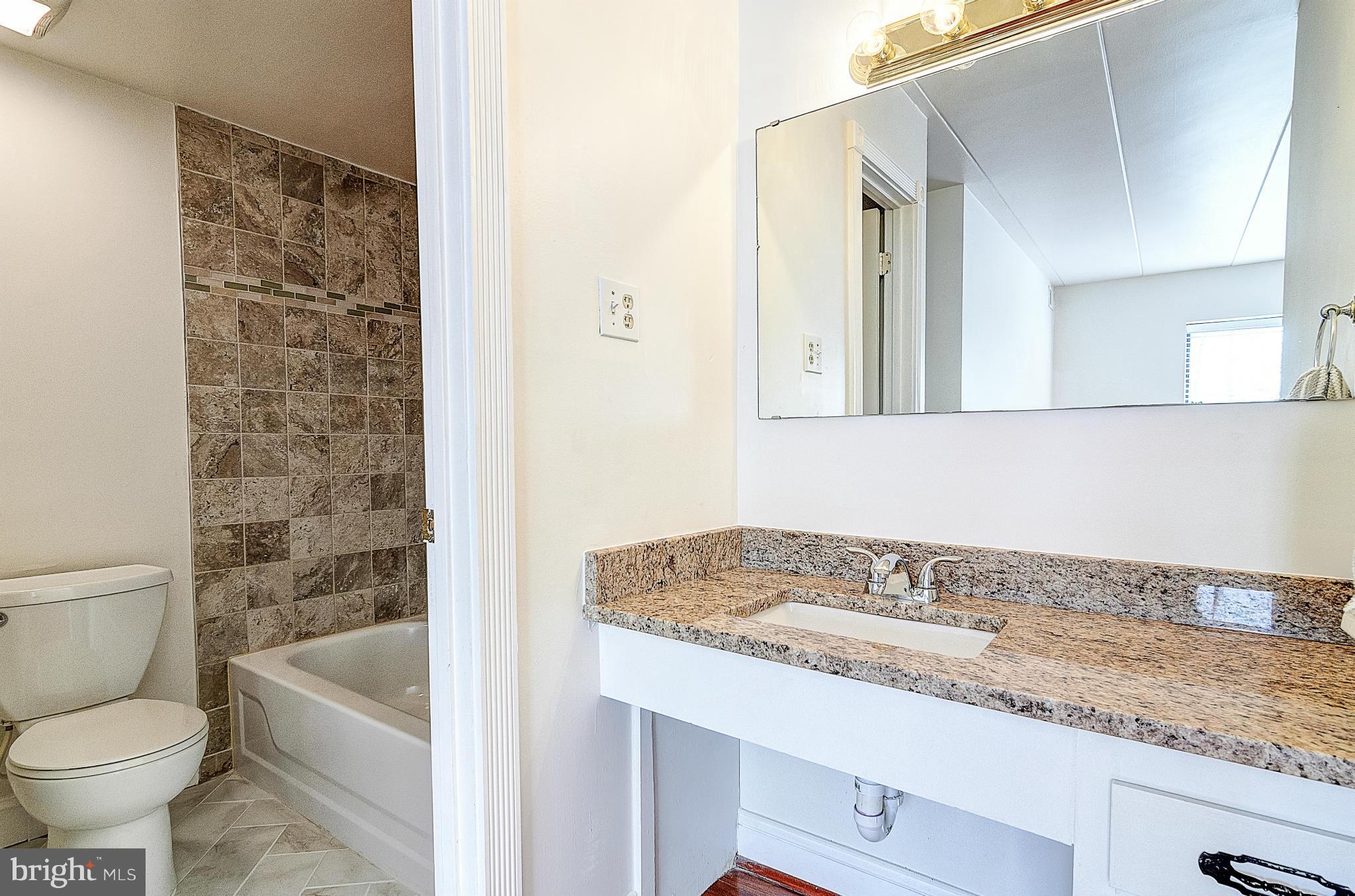 6260 Edsall Road, Unit 101 Alexandria, VA 22312 - Photo 19 of 30 Bath (Master)