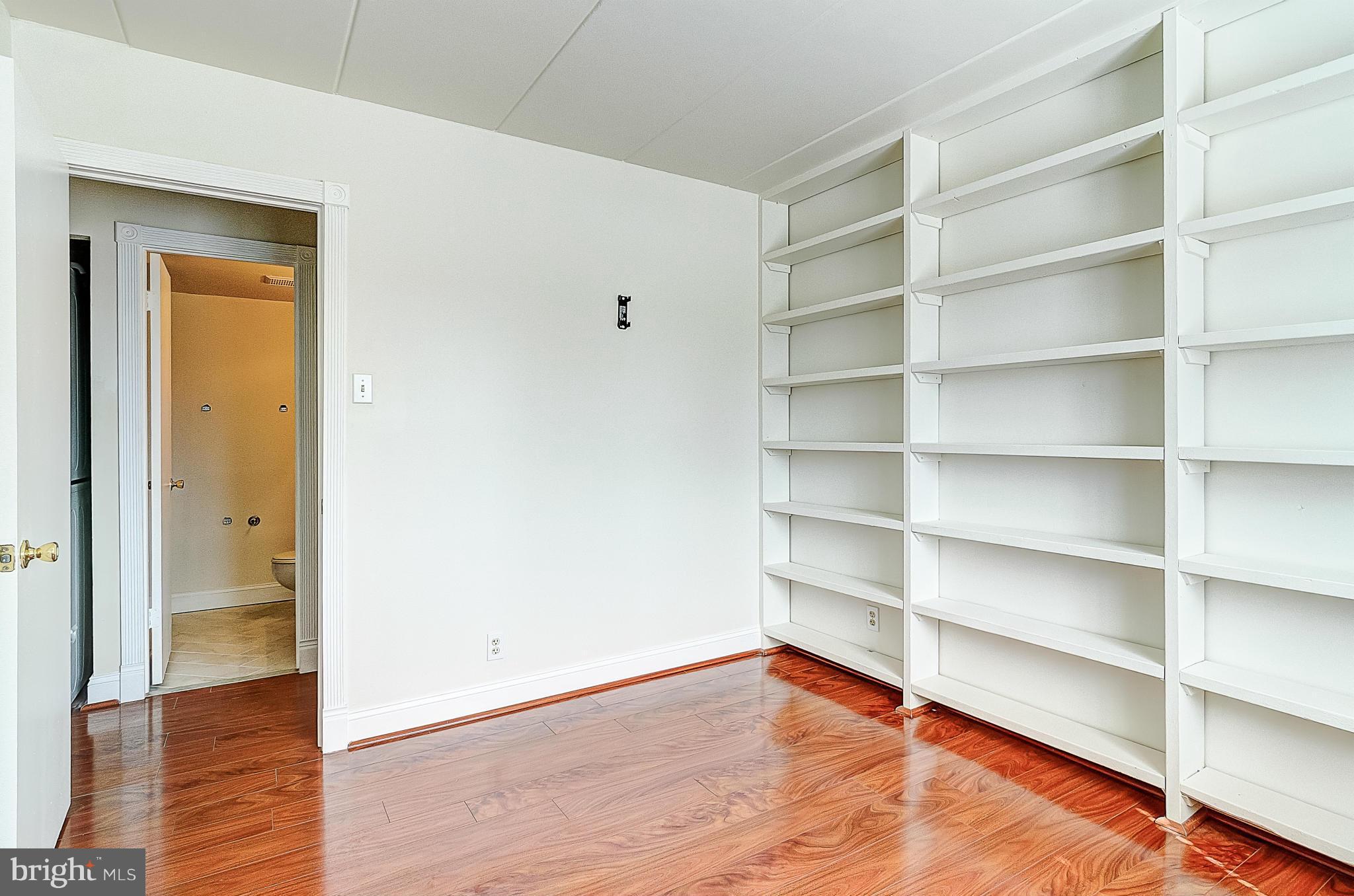 6260 Edsall Road, Unit 101 Alexandria, VA 22312 - Photo 22 of 30 Bedroom