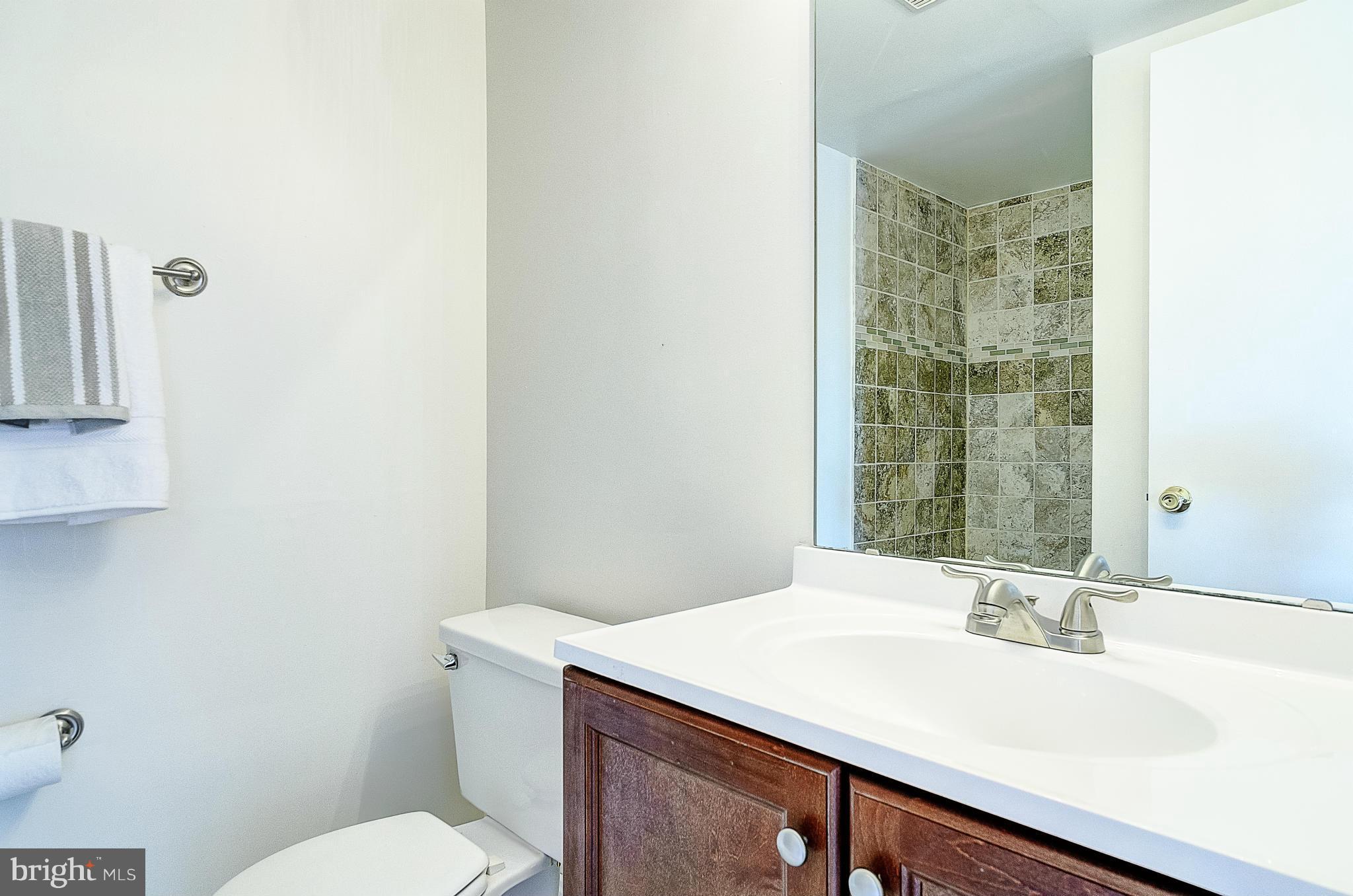 6260 Edsall Road, Unit 101 Alexandria, VA 22312 - Photo 24 of 30 Bath