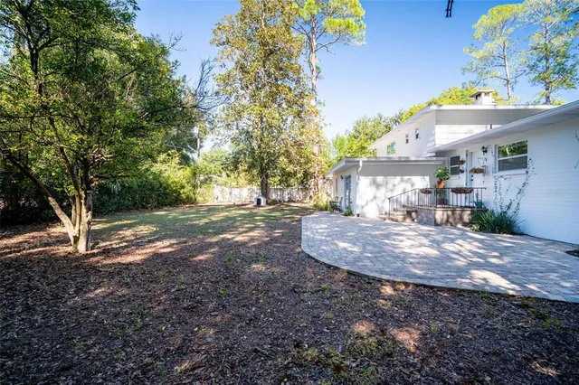 a small barn with a outdoor space