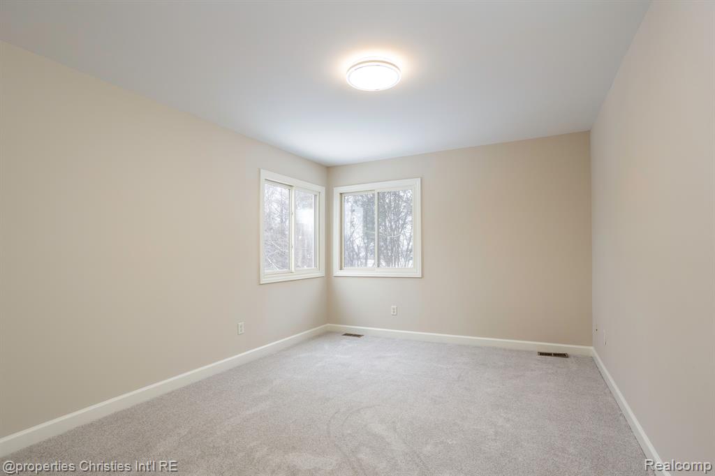 1101 Pine Ridge Road Milford, MI 48380 - Photo 35 of 54