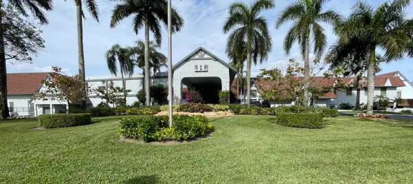 $2,400 | 6935 Huntington Lane, Unit 208, Delray Beach, FL 33446