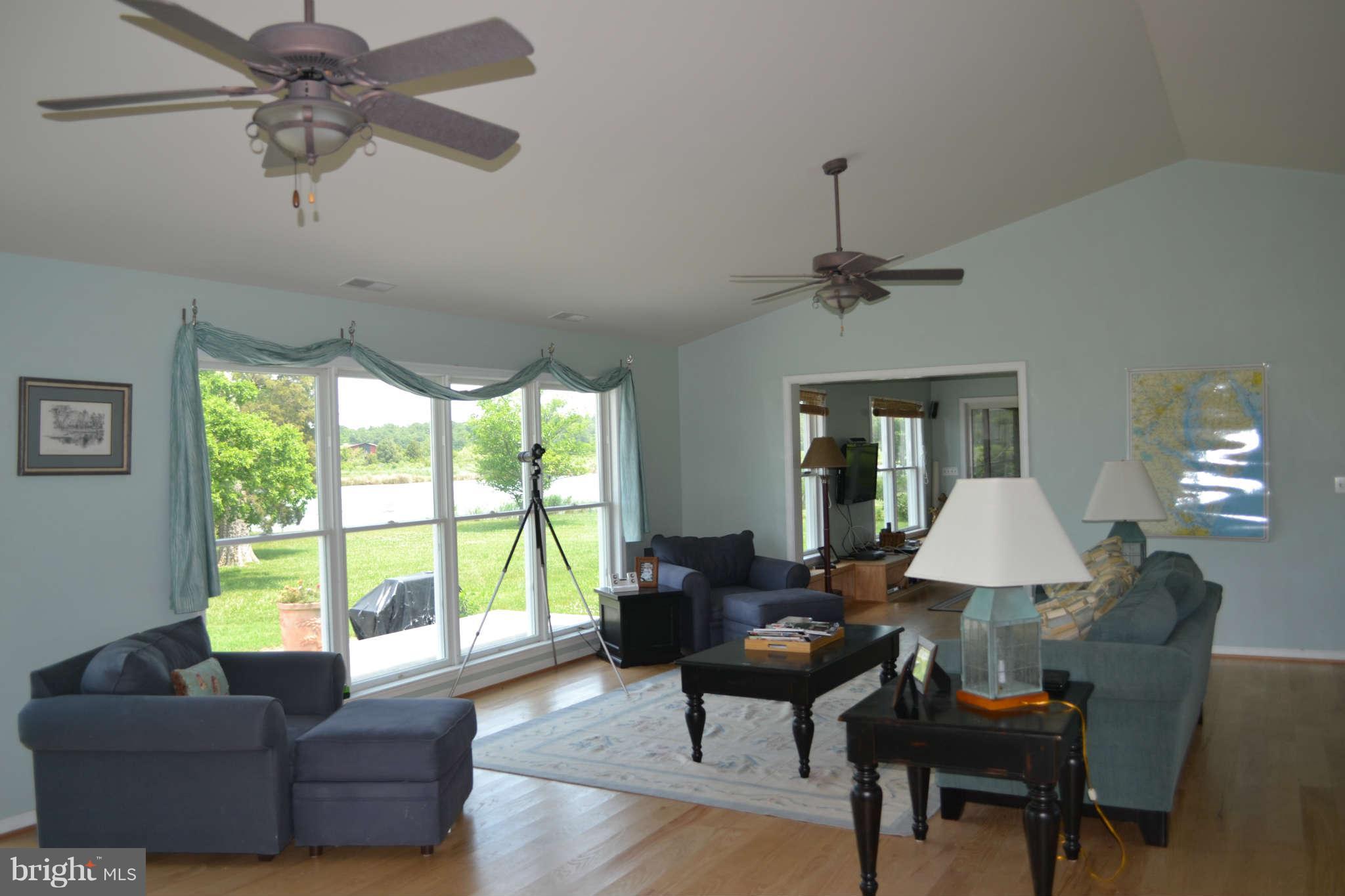 1264 Old Madison Road Madison, MD 21648 - Photo 8 of 21 Living Room