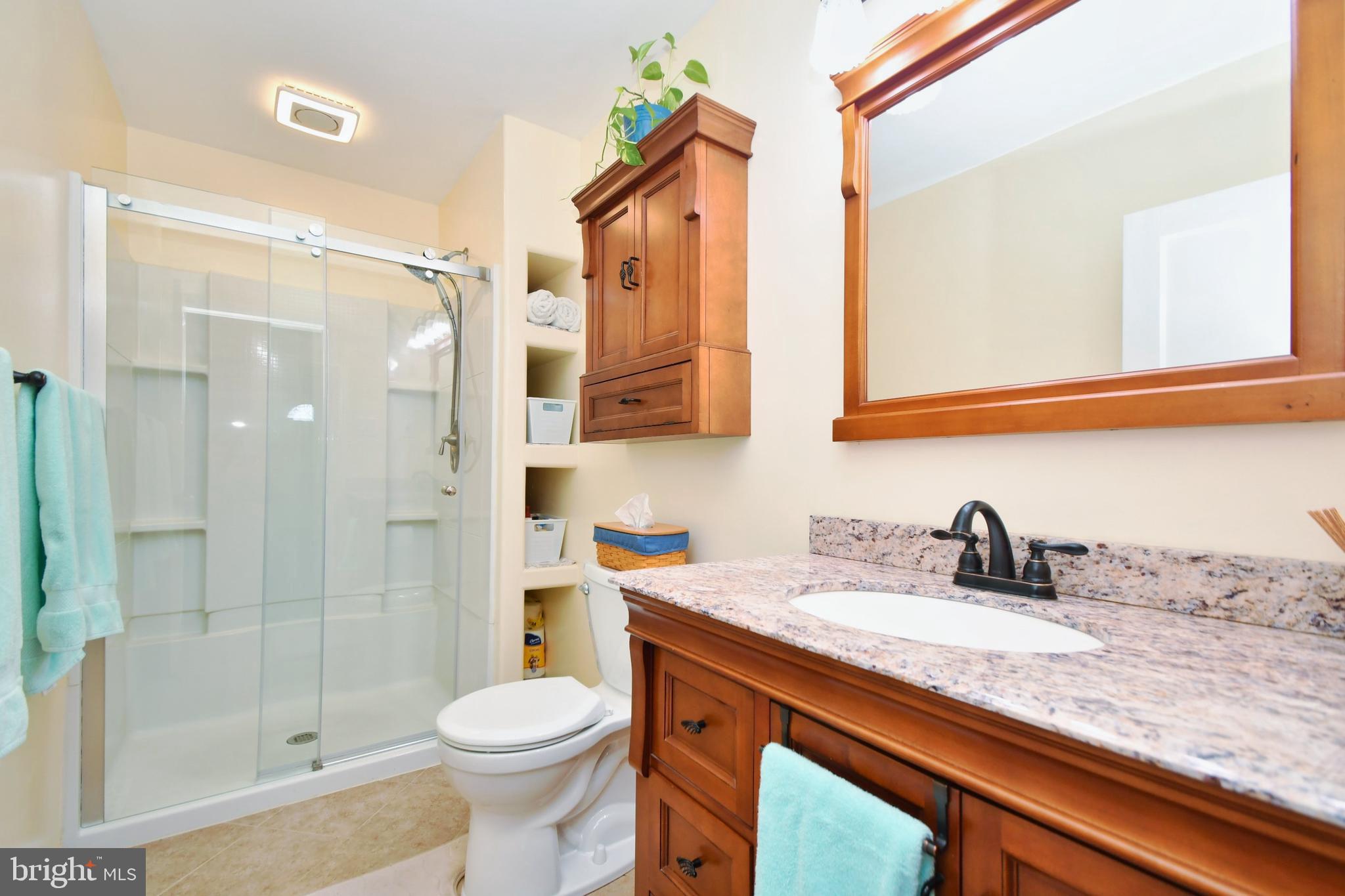 7606 Spruce Road Baltimore, MD 21222 - Photo 14 of 31 Tastefully updated bath