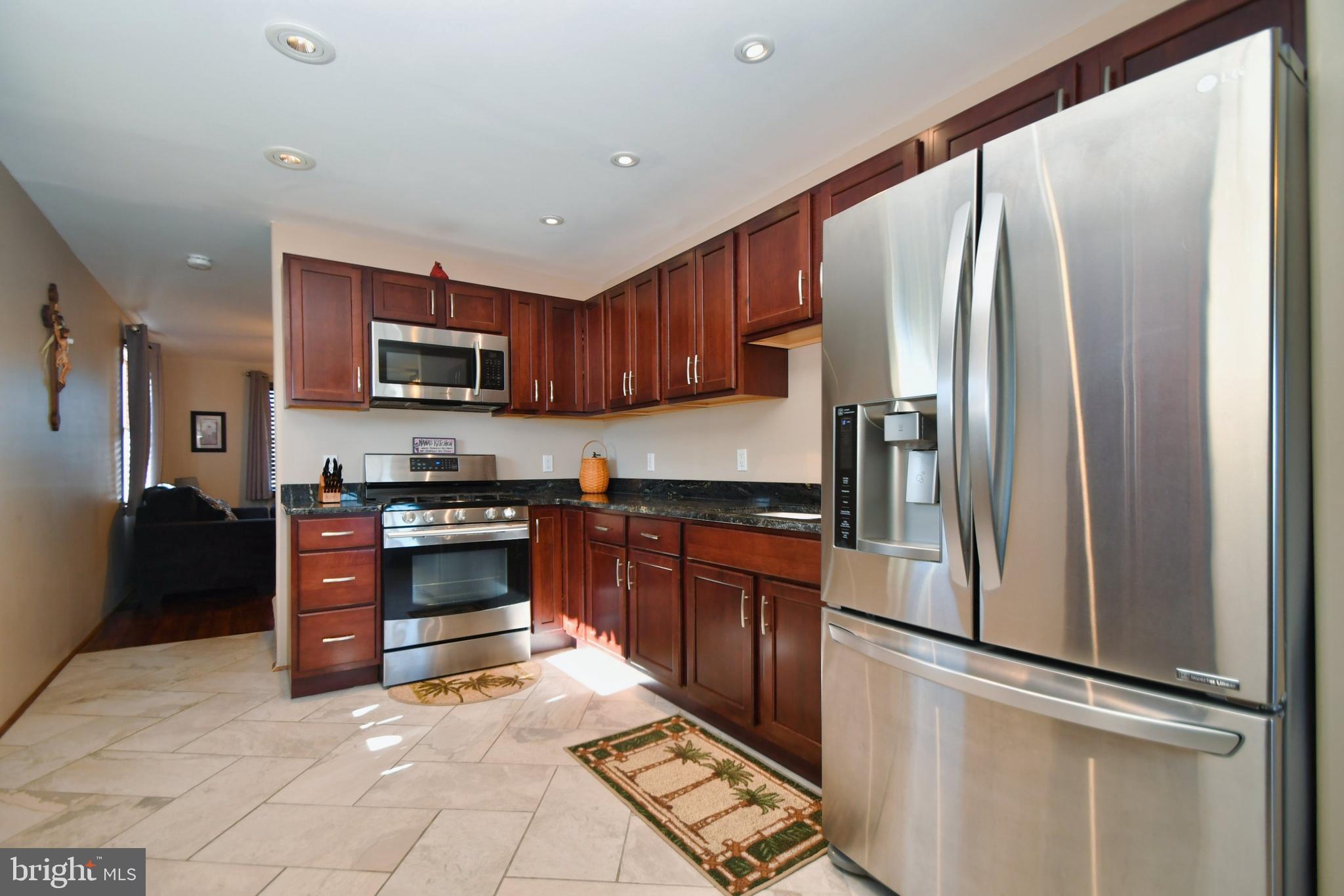 7606 Spruce Road Baltimore, MD 21222 - Photo 7 of 31 Stainless appliances