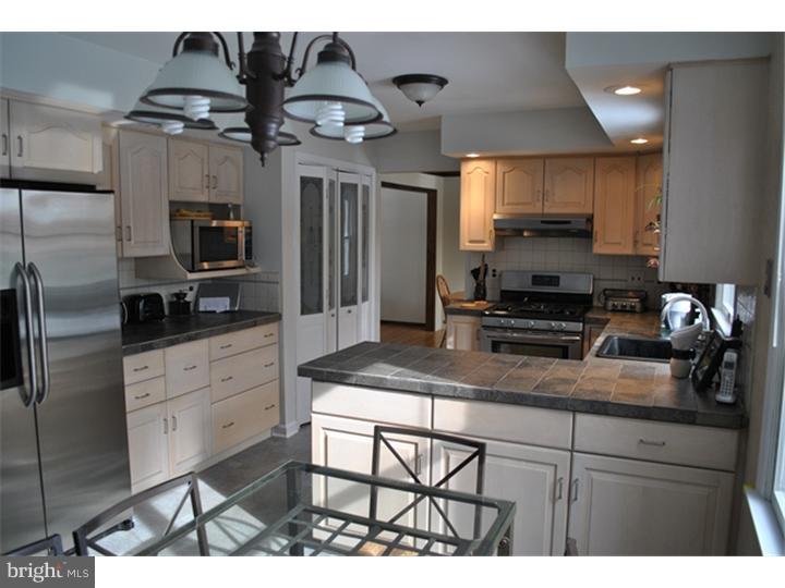 22 Tally Road Hamilton, NJ 08619 - Photo 2 of 25