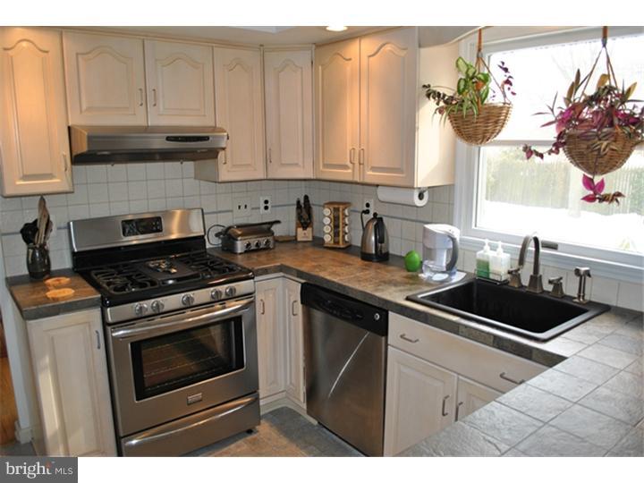 22 Tally Road Hamilton, NJ 08619 - Photo 4 of 25