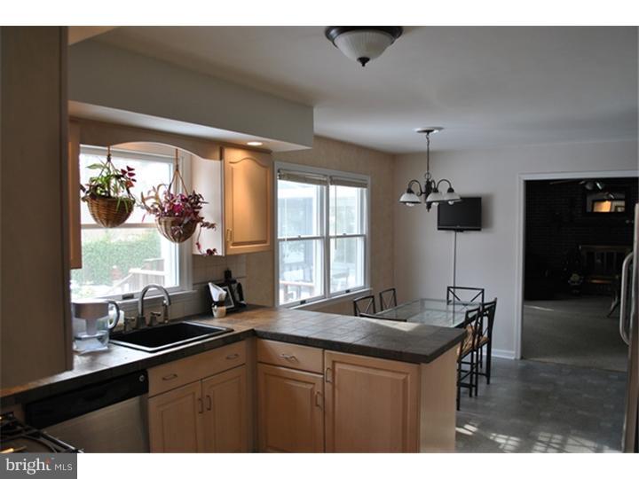 22 Tally Road Hamilton, NJ 08619 - Photo 5 of 25