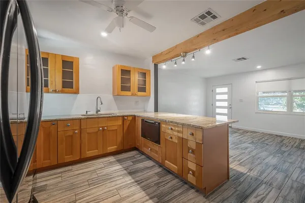 $2,000 | 3811 44th Avenue North, St. Petersburg, FL 33714