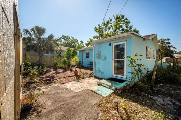 $2,000 | 3811 44th Avenue North, St. Petersburg, FL 33714
