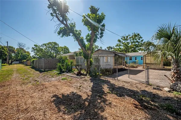 $2,000 | 3811 44th Avenue North, St. Petersburg, FL 33714