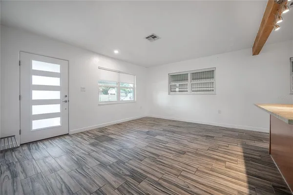 $2,000 | 3811 44th Avenue North, St. Petersburg, FL 33714