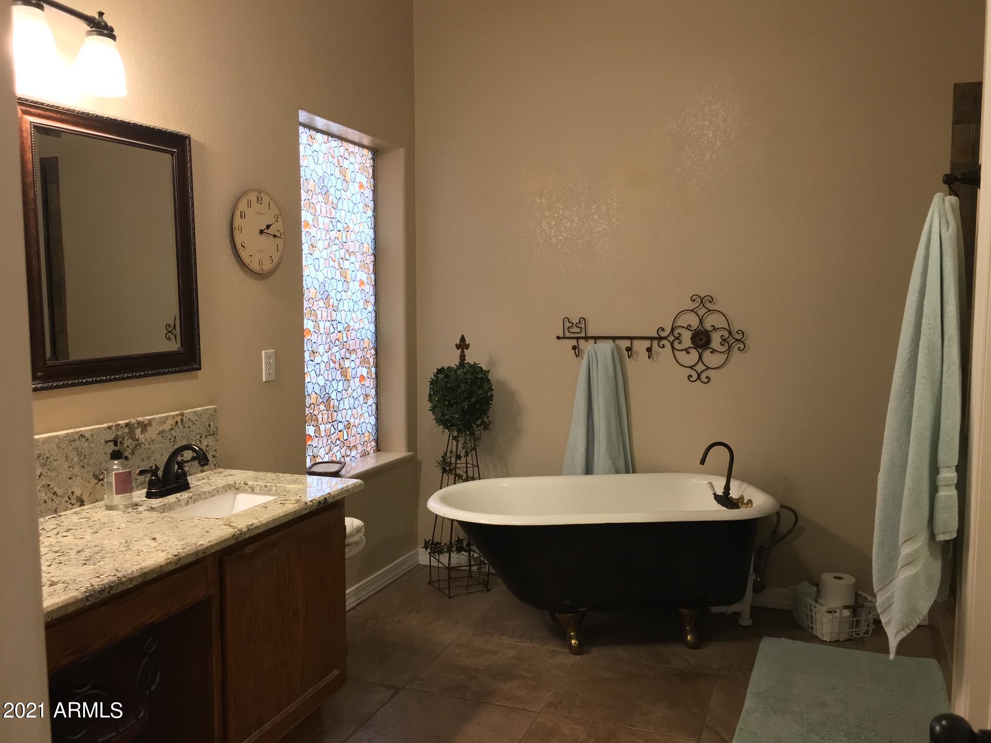 437 North Riata Street Gilbert, AZ 85234 - Photo 15 of 35 IMG_6487