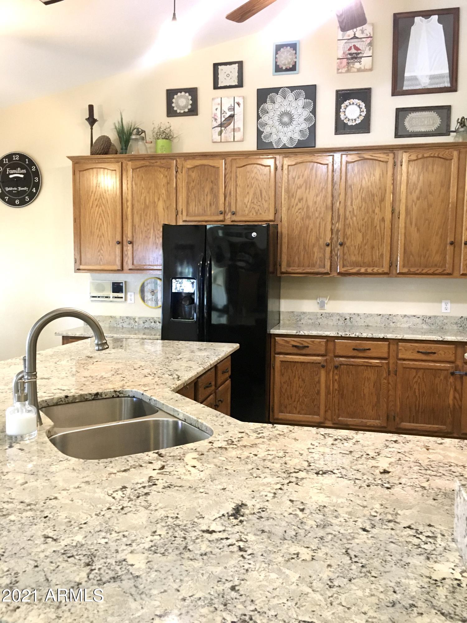 437 North Riata Street Gilbert, AZ 85234 - Photo 6 of 35 IMG_4051