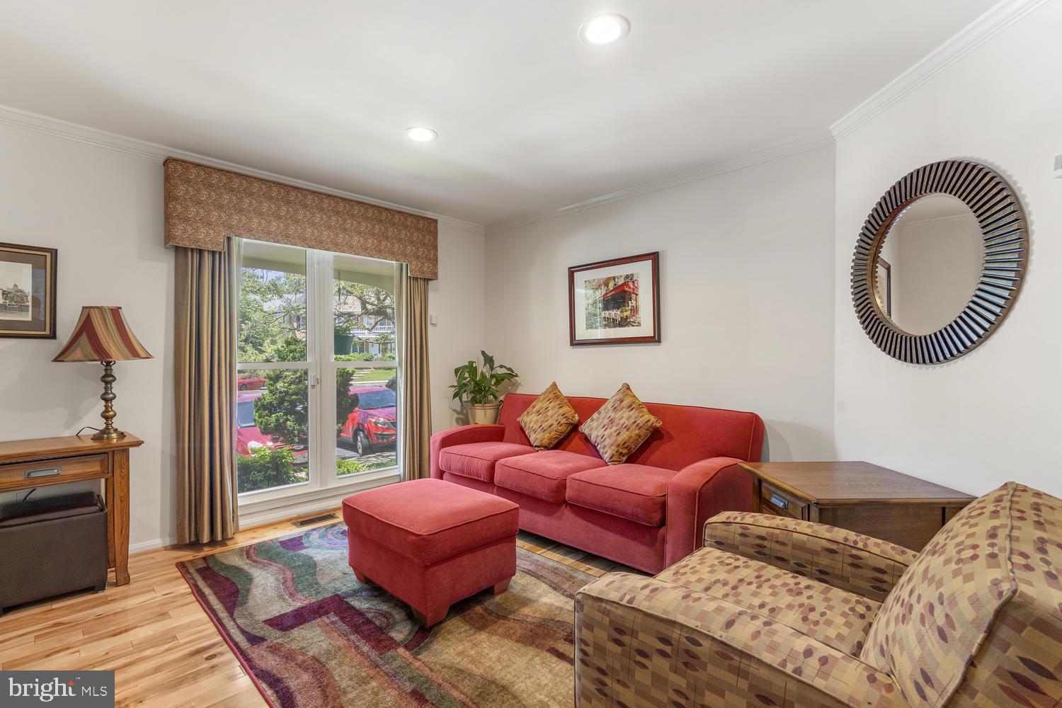 644 Concerto Lane Silver Spring, MD 20901 - Photo 4 of 17 Living Room