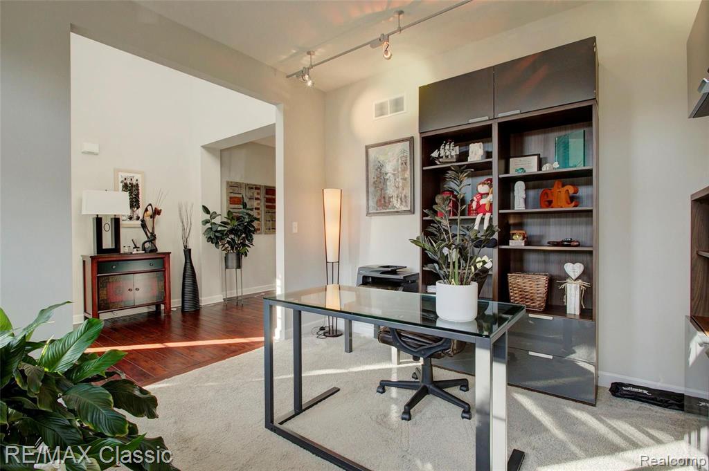 27123 Victoria Road Novi, MI 48374 - Photo 7 of 80