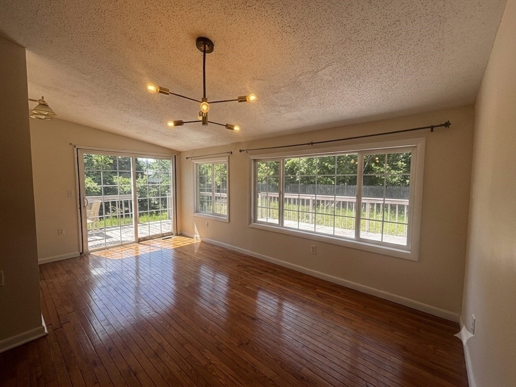 36 O Connell Street Springfield, MA 01104 - Photo 5 of 9