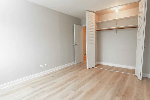 $135,000 | 9725 Karlov Avenue, Unit 402, Oak Lawn, IL 60453