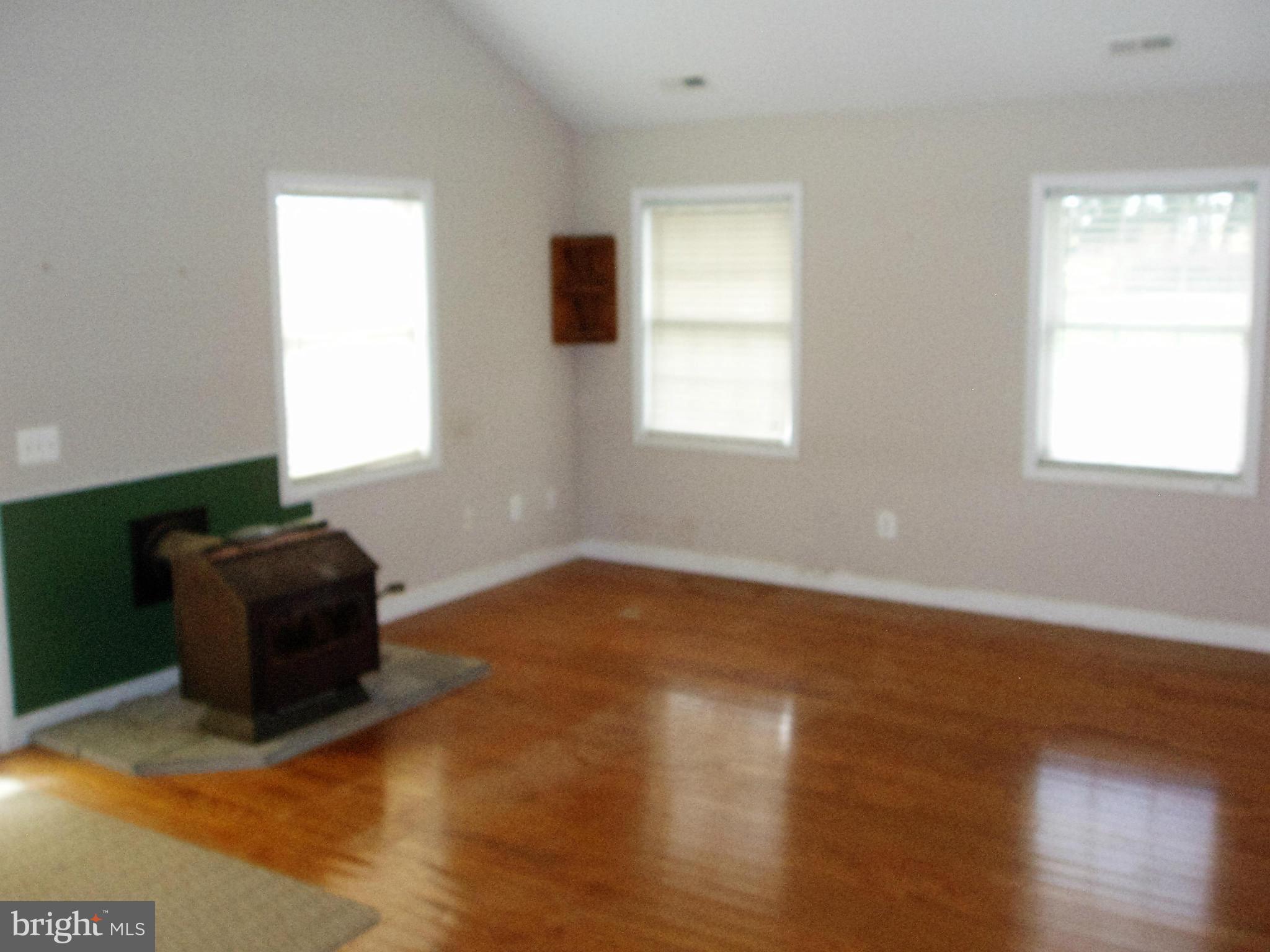 852 Warburton Road Elkton, MD 21921 - Photo 4 of 20 Living Room