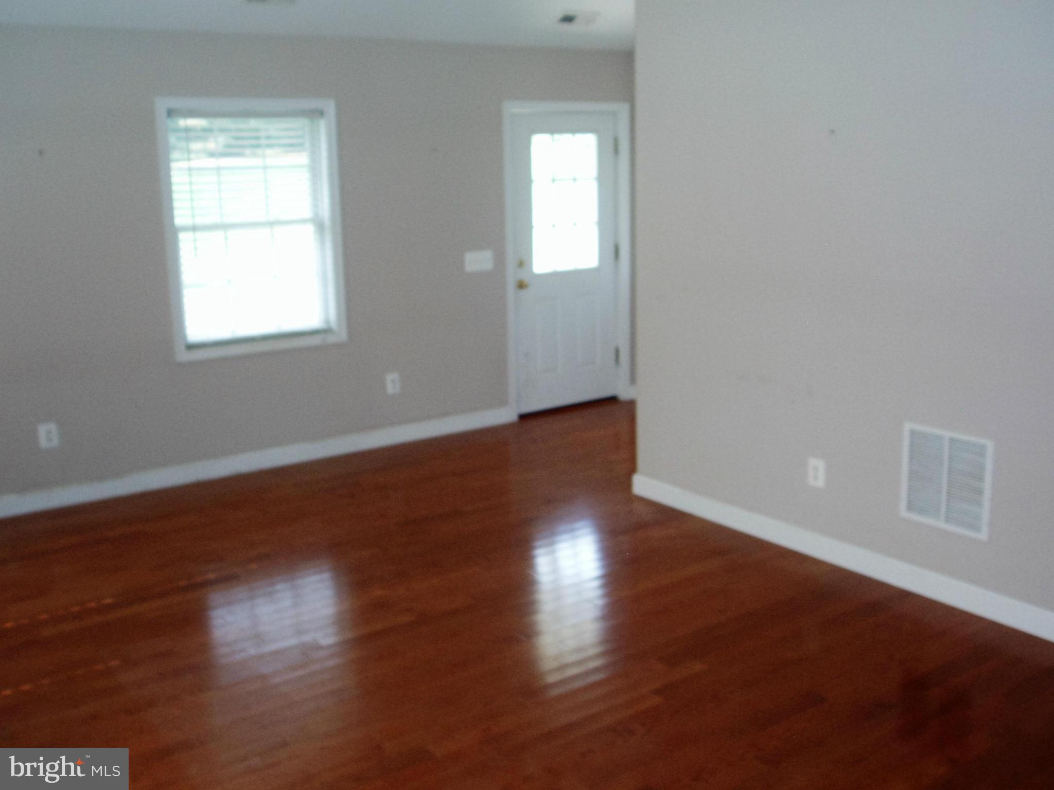 852 Warburton Road Elkton, MD 21921 - Photo 6 of 20 Living Room