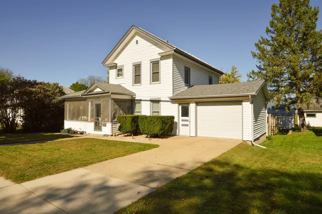 $184,900 | 209 Adams Street, Boscobel, WI 53805