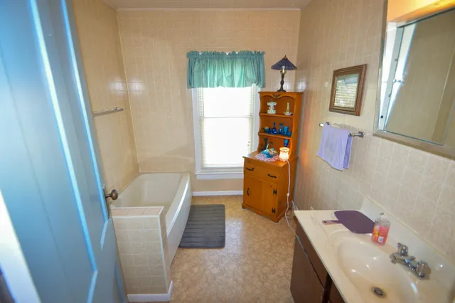 $184,900 | 209 Adams Street, Boscobel, WI 53805