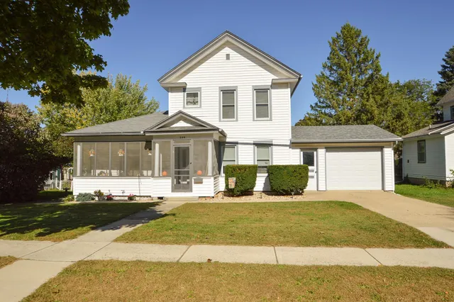 $184,900 | 209 Adams Street, Boscobel, WI 53805