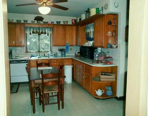 5862 Valencia Road Gibsonia, PA 15044 - Photo 4 of 8 Kitchen.