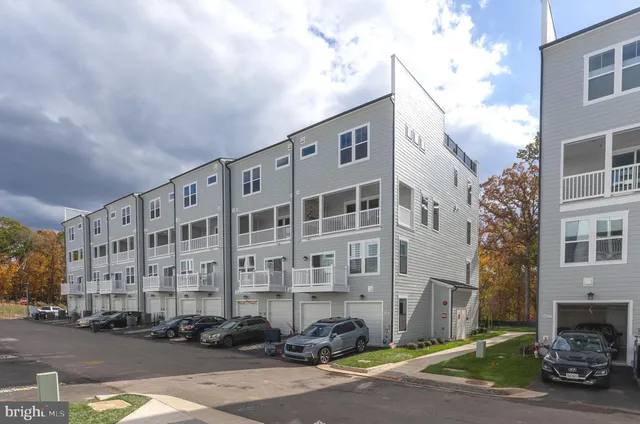 $659,990 | 45199 Drowes Terrace, Sterling, VA 20166