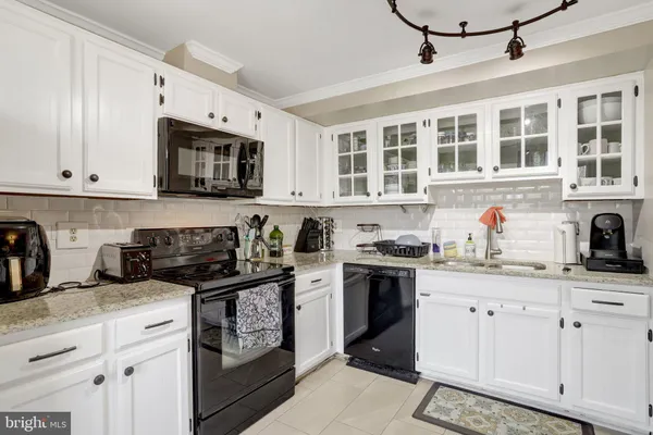 $575,000 | 6528 Birchleigh Way, Alexandria, VA 22315