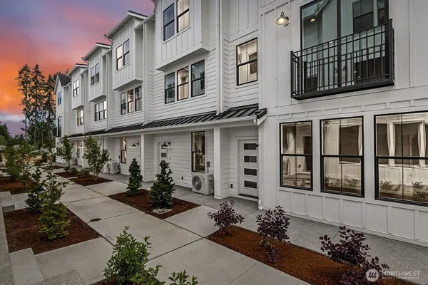 $479,950 | 12754 126th St Court East, Unit 101, Puyallup, WA 98374