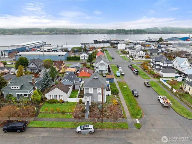 $699,950 | 1202 5th Street, Anacortes, WA 98221