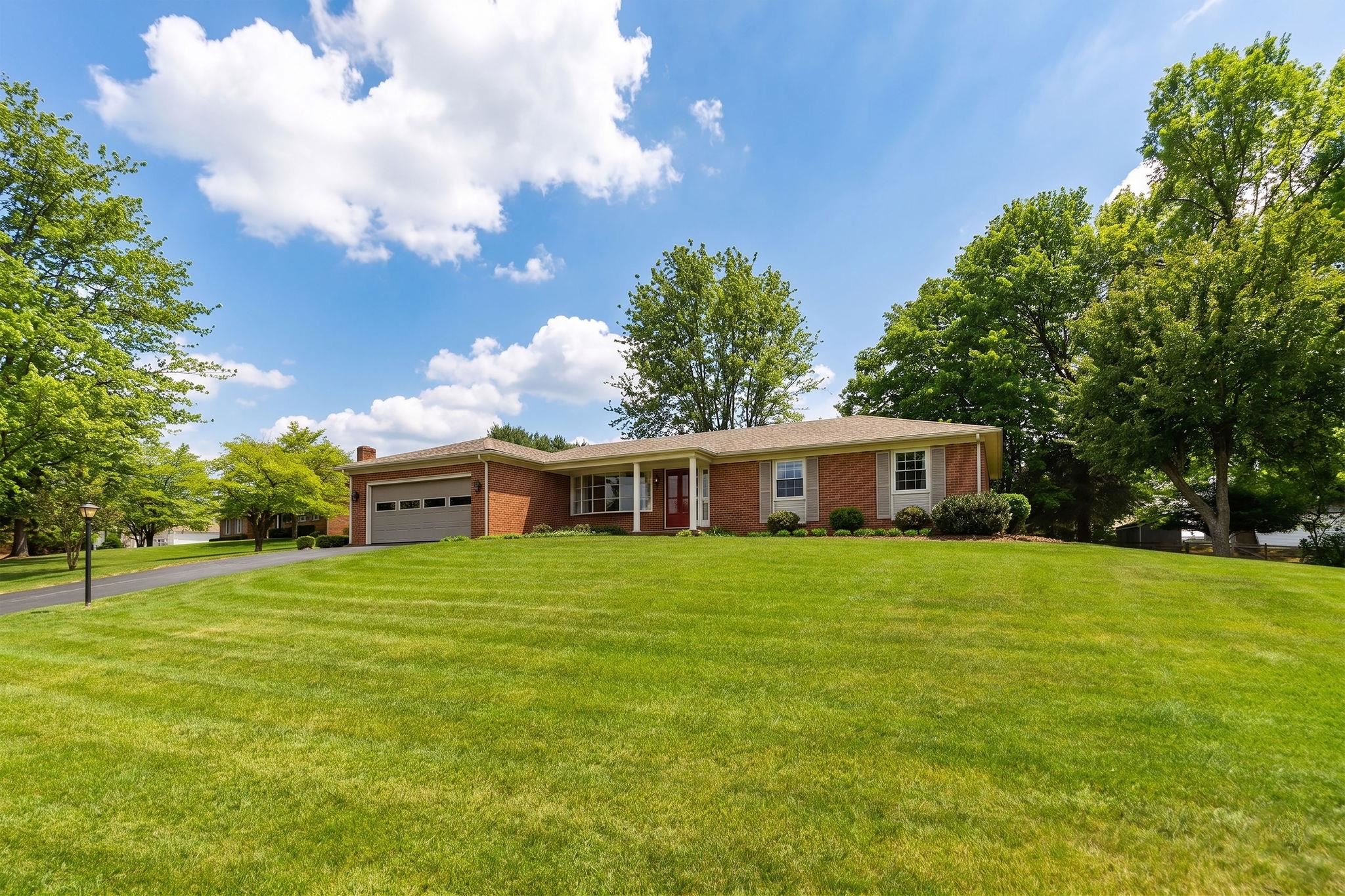 609 Sumter Road Waynesboro, VA 22980 - Photo 3 of 42 Gallery Image 3