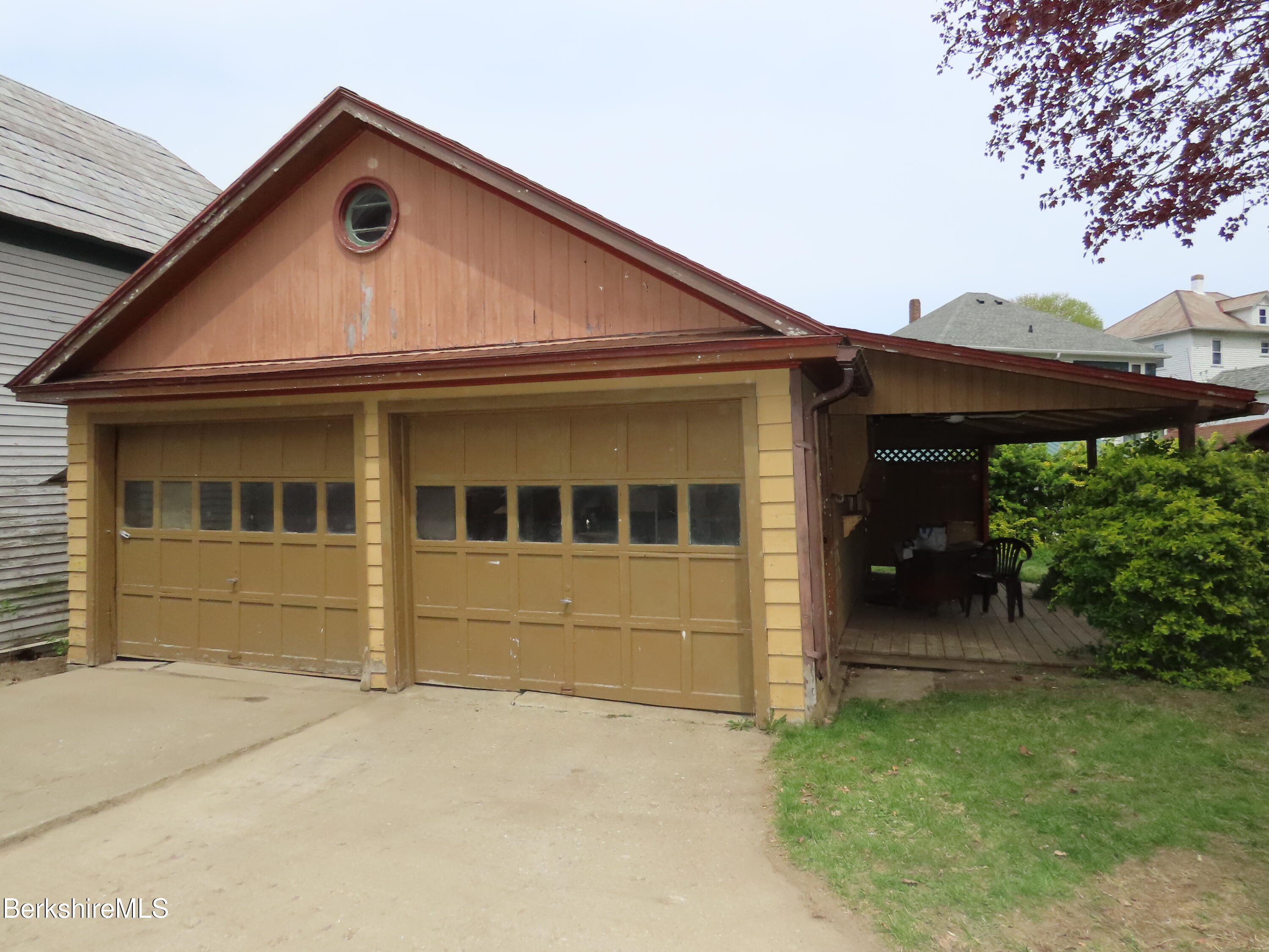 8 Cherry Street Adams, MA 01220 - Photo 4 of 50 2 car garage