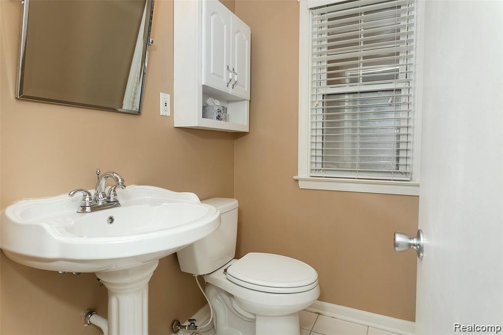 432 Roland Road Grosse Pointe Farms, MI 48236 - Photo 13 of 39
