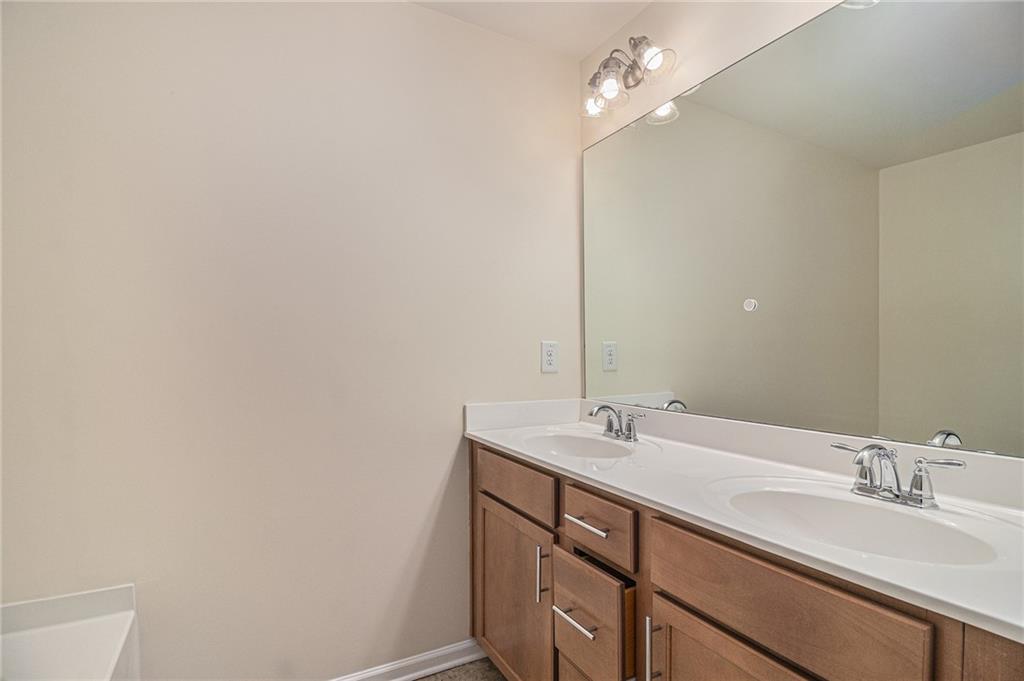 5004 Longview Walk Decatur, GA 30035 - Photo 10 of 15 Gallery Image 10