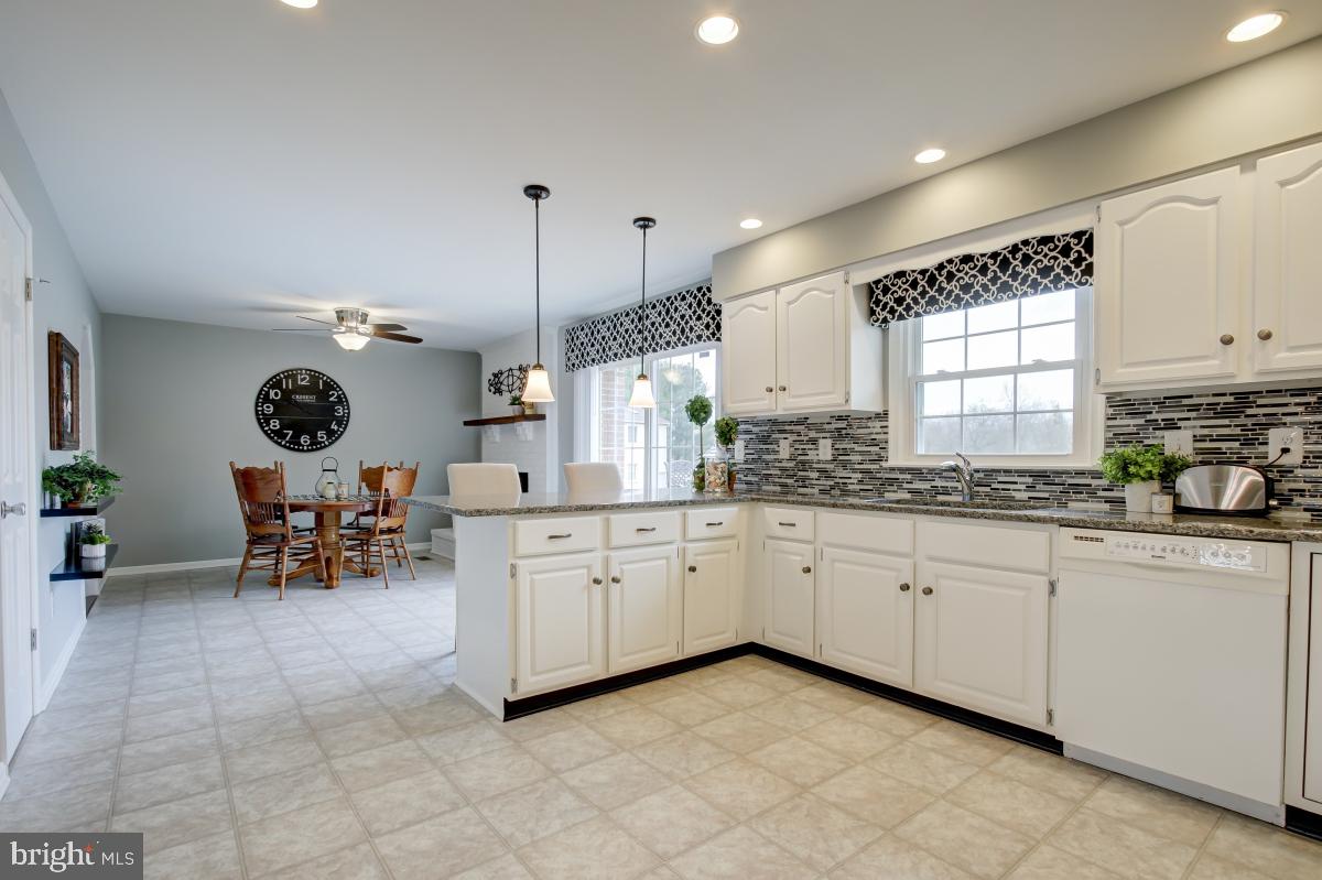 10300 Rogues Road Midland, VA 22728 - Photo 11 of 48 Gallery Image 11