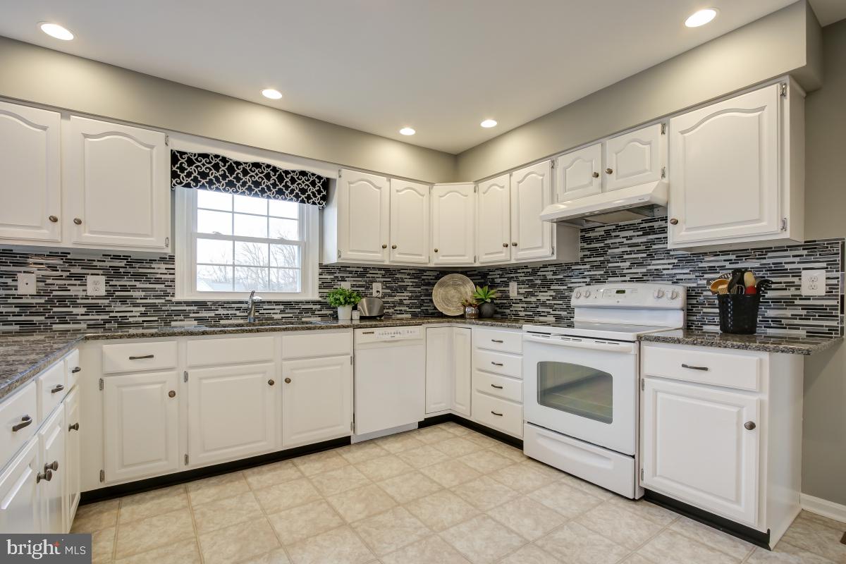 10300 Rogues Road Midland, VA 22728 - Photo 13 of 48 Gallery Image 13