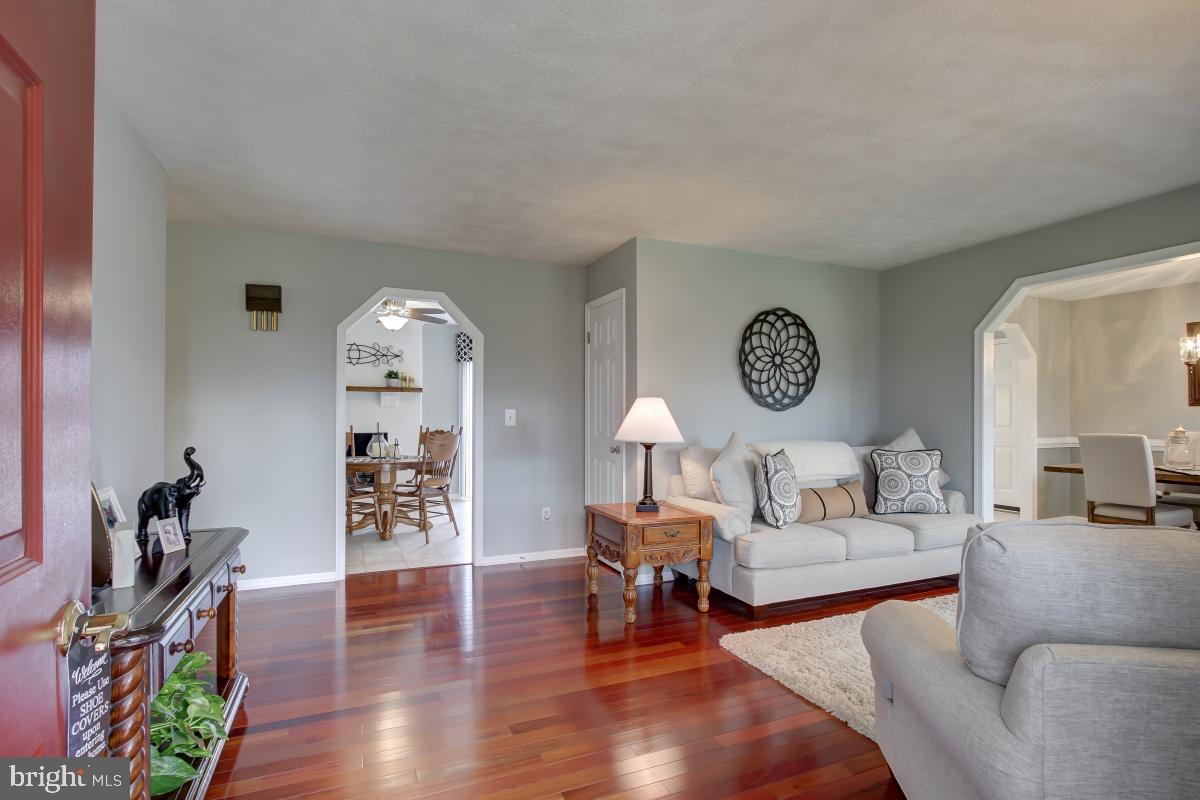 10300 Rogues Road Midland, VA 22728 - Photo 3 of 48 Gallery Image 3