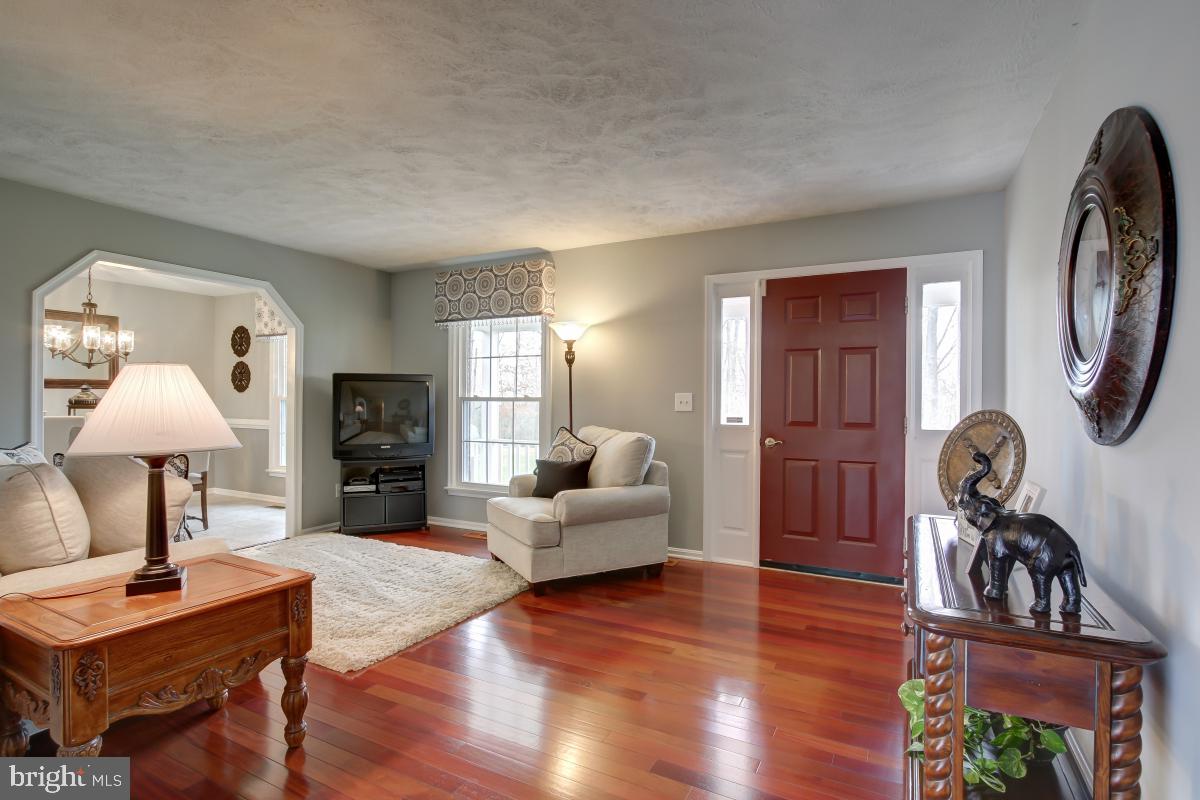 10300 Rogues Road Midland, VA 22728 - Photo 5 of 48 Gallery Image 5