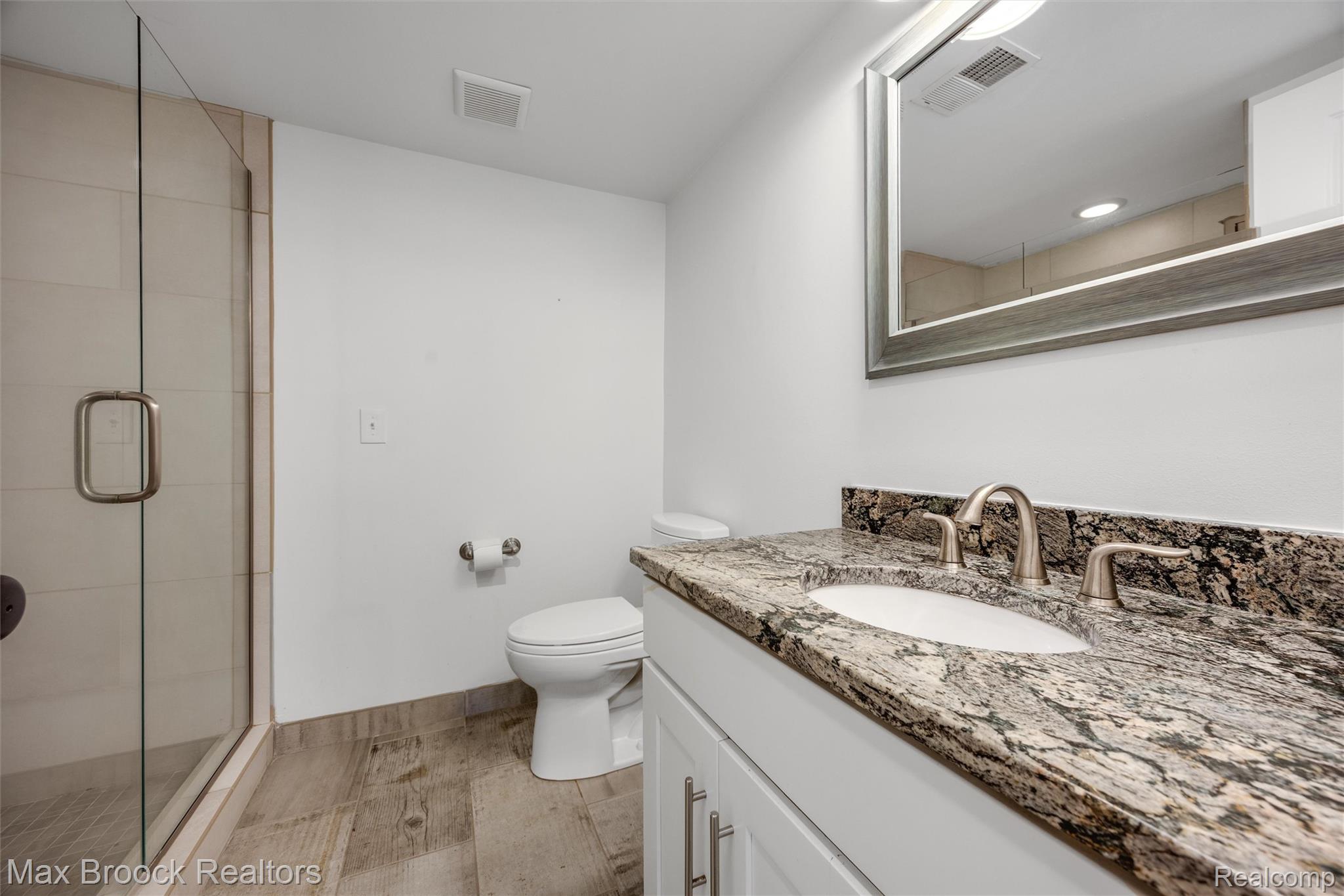 3797 South Darlington Road Bloomfield Hills, MI 48301 - Photo 45 of 63 Bathroom #3