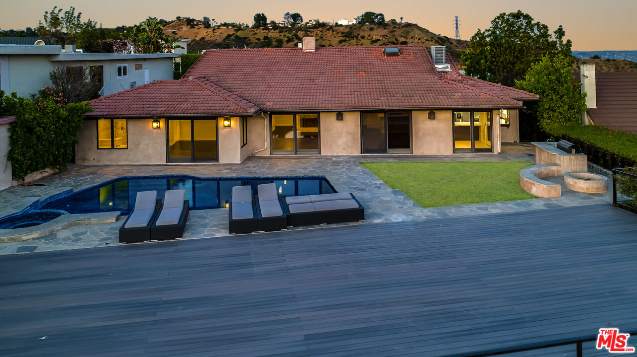 2169 Hercules Drive Los Angeles, CA 90046 - Photo 18 of 29 a view of a house with a patio