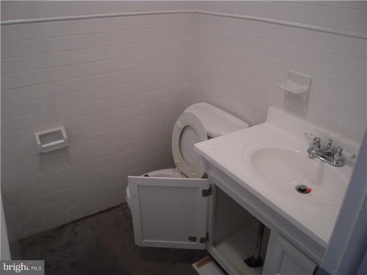3267 Byberry Road Philadelphia, PA 19154 - Photo 10 of 12 Bathroom