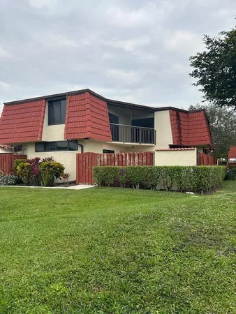 $2,200 | 3896 Victoria Drive, West Palm Beach, FL 33406