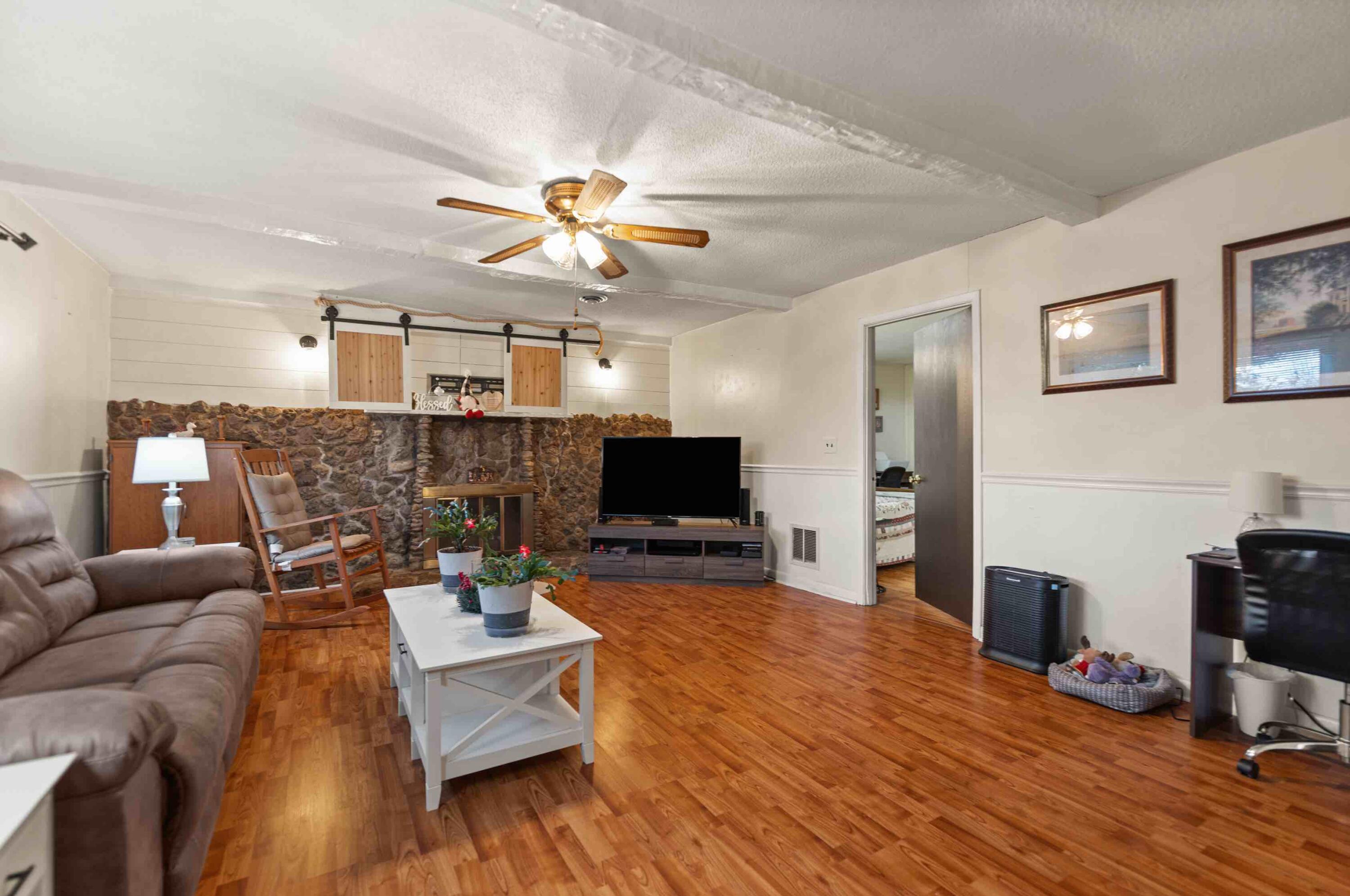 1294 Philpot Road London, KY 40744 - Photo 10 of 31 B27F7093-B33F-4CD4-82E1-494406EEE677