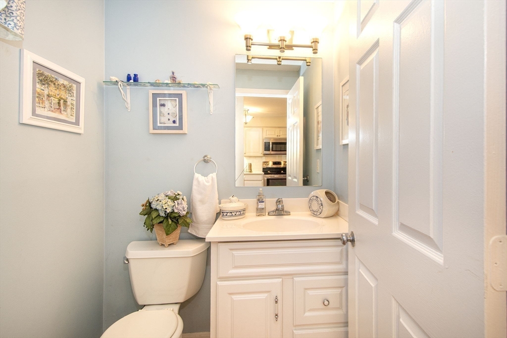 1 Beal's Cove Road, Unit C Hingham, MA 02043 - Photo 11 of 27